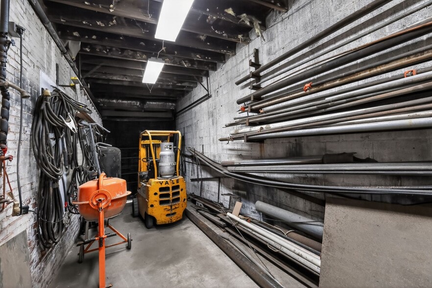 More Photos Of 3341-43 D St, Philadelphia Manufacturing For Sale