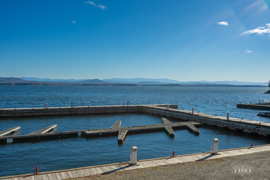 More Photos Of 2272 Main St, Essex Marina For Sale