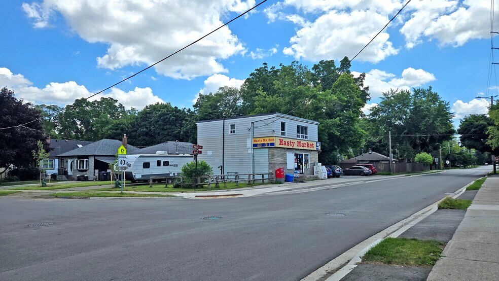 More Photos Of 88 Elliott St, Brampton Freestanding For Sale