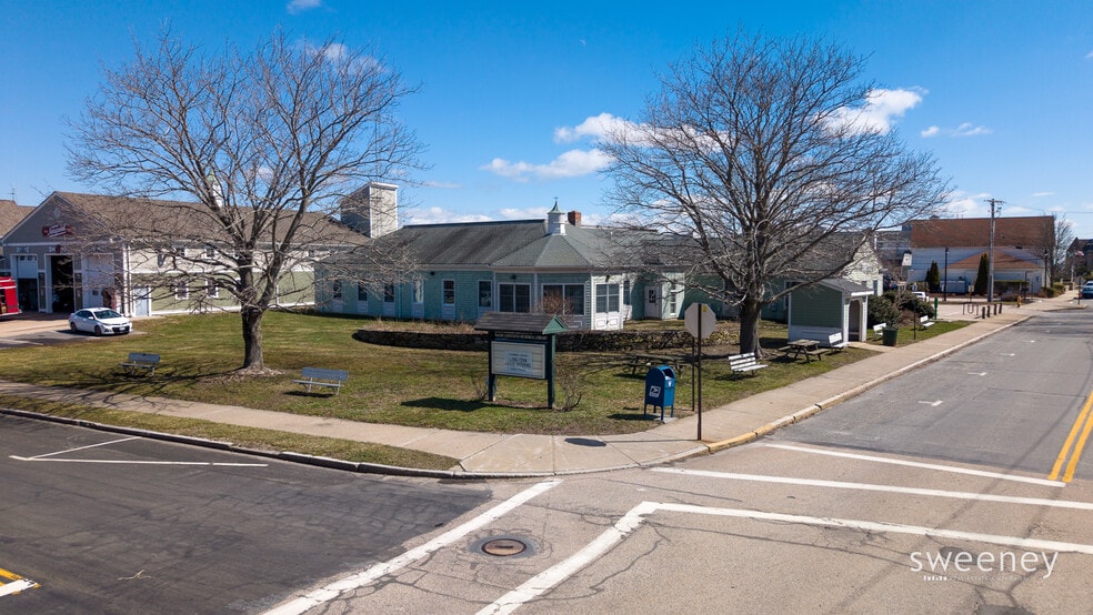 More Photos Of 35 Kingstown Rd, Narragansett Freestanding For Lease