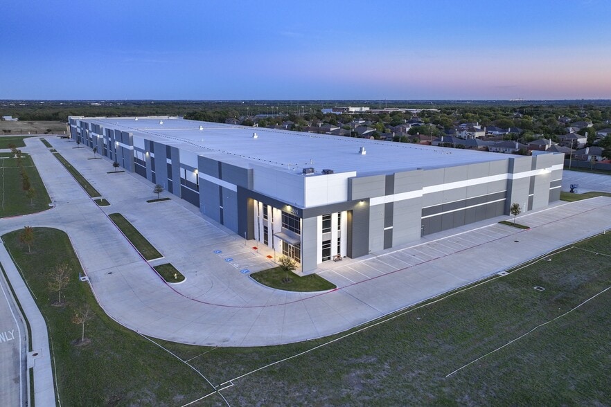 More Photos Of 2801 N State Highway 78, Wylie Warehouse For Lease