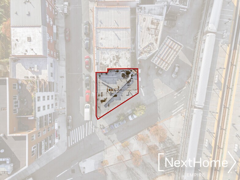 More Photos Of 3106 Astoria Blvd, Astoria Office Residential For Sale