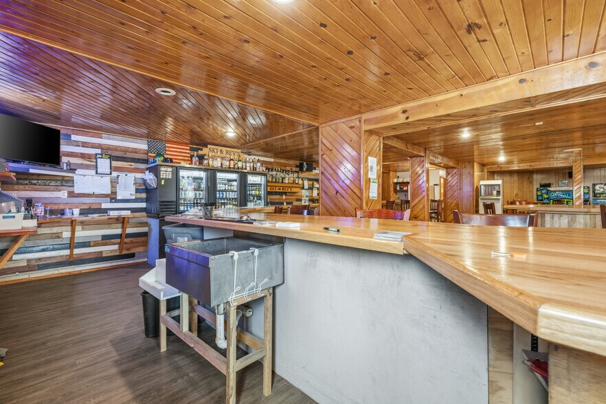 More Photos Of 504 Milwaukee St, Lomira Flex For Sale