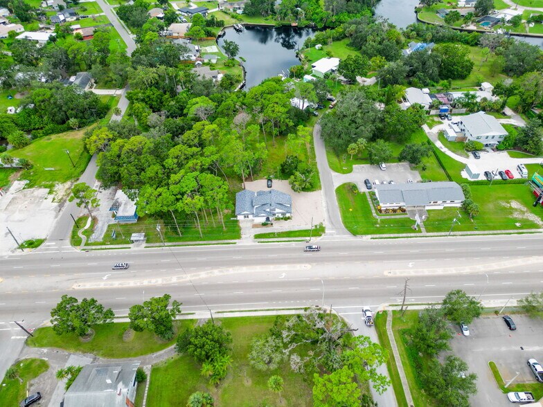 More Photos Of 301 N US Highway 41, Ruskin Office Residential For Lease