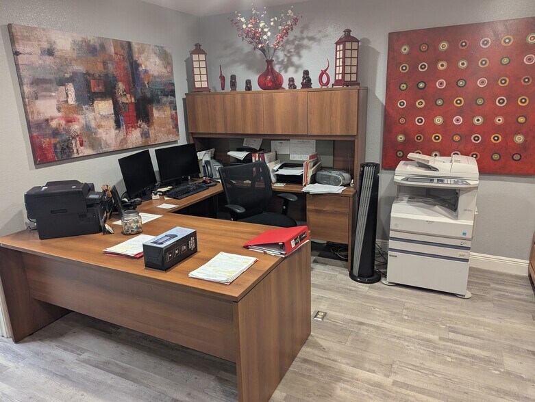 More Photos Of 8411 N Interstate 35, Austin Office For Lease