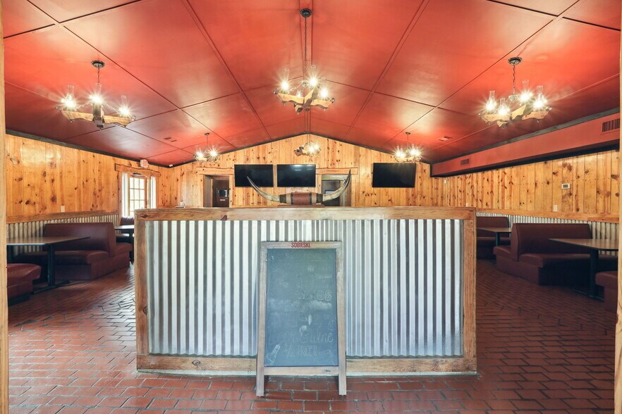 More Photos Of 100 Covered Bridge Rd, Euharlee Restaurant For Sale