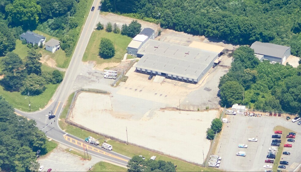 More Photos Of 1023 Rock Cut Rd, Forest Park Warehouse For Lease