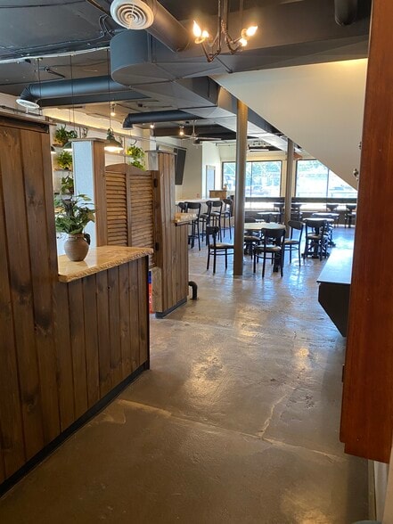 More Photos Of 3648 S Park Ave, Blasdell Restaurant For Lease
