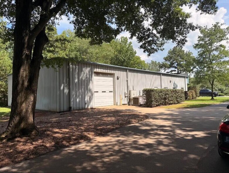 Primary Photo Of 20409 Zion Ave, Cornelius Manufacturing For Lease
