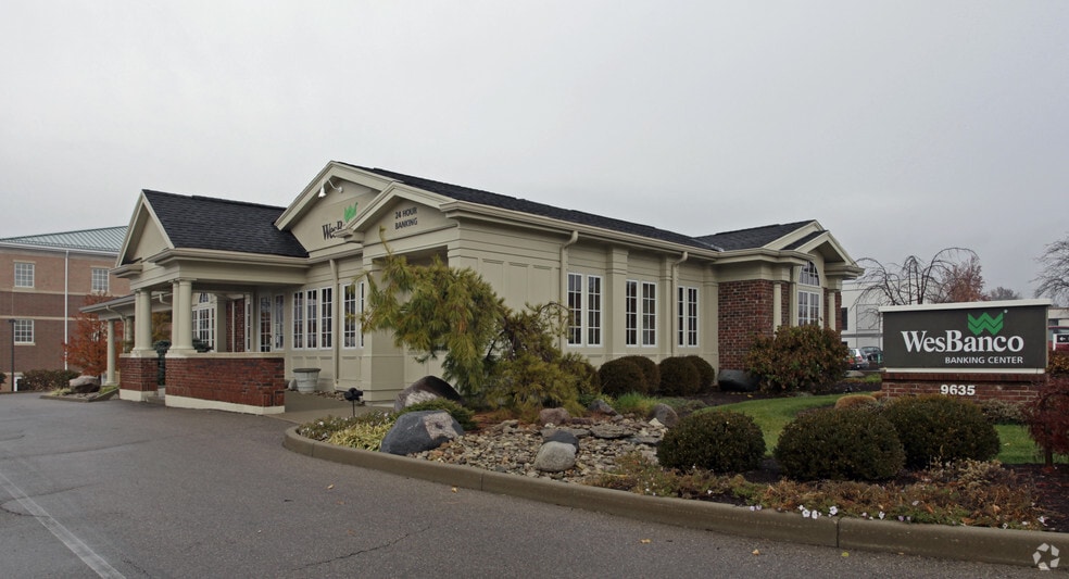 Primary Photo Of 9635 Montgomery Rd, Cincinnati Bank For Lease