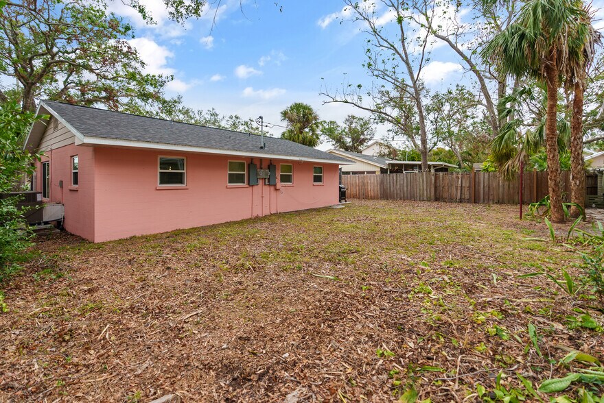 More Photos Of 974 Tennessee Ln, Sarasota Apartments For Sale