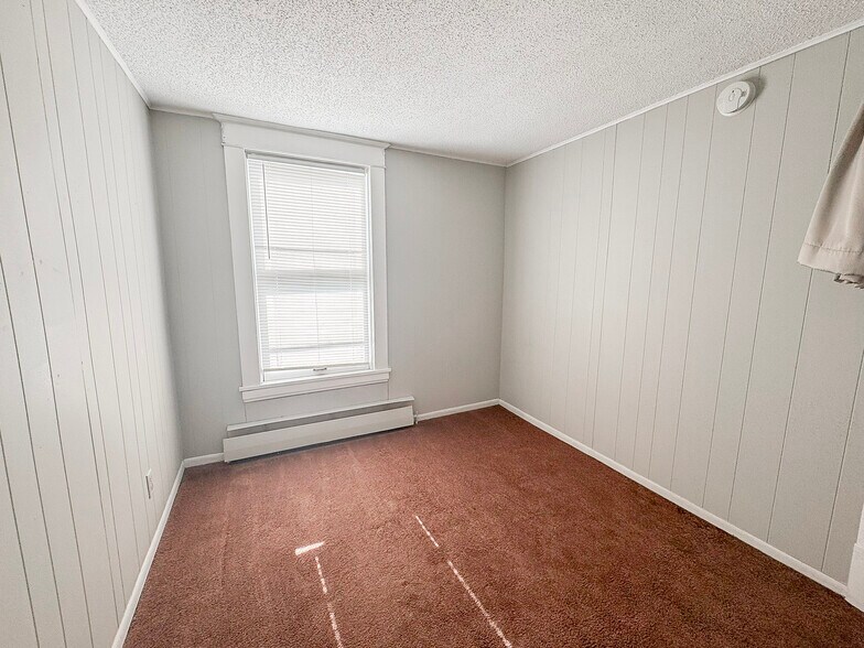 More Photos Of 2628 Central Ave NE, Minneapolis General Retail For Sale