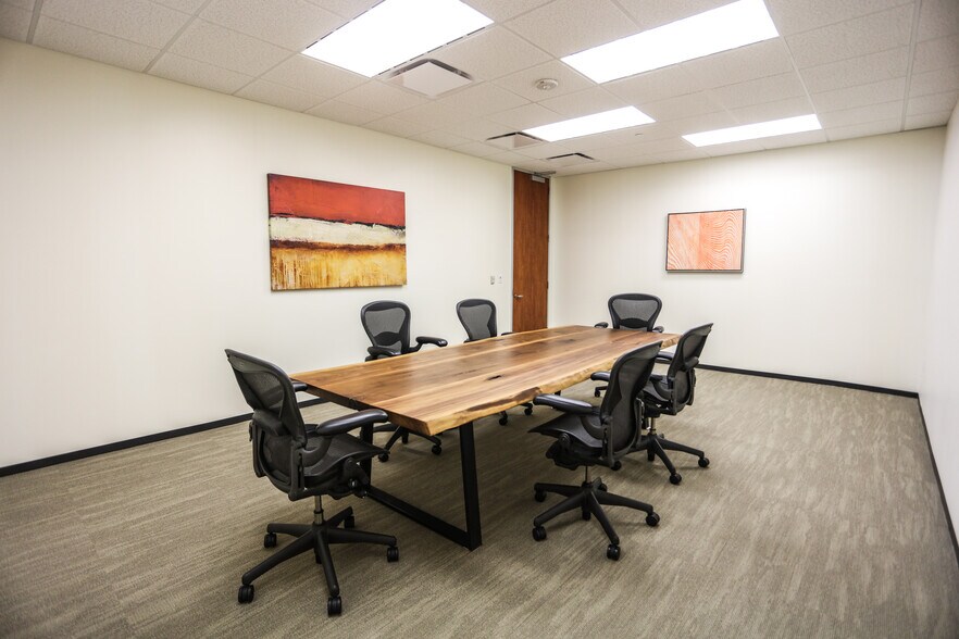 More Photos Of 5810 Wilson Rd, Humble Office For Lease