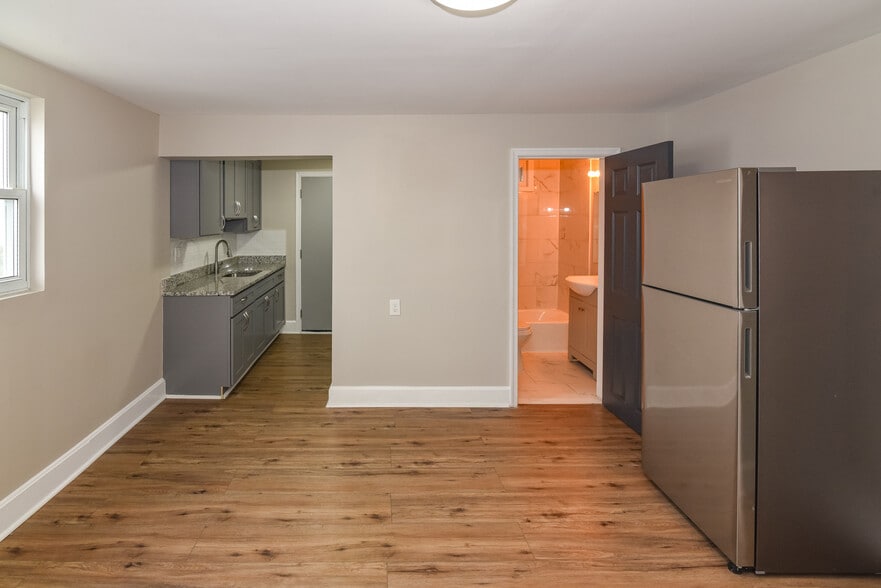 More Photos Of 15 Sollers Point Rd, Dundalk Multifamily For Sale