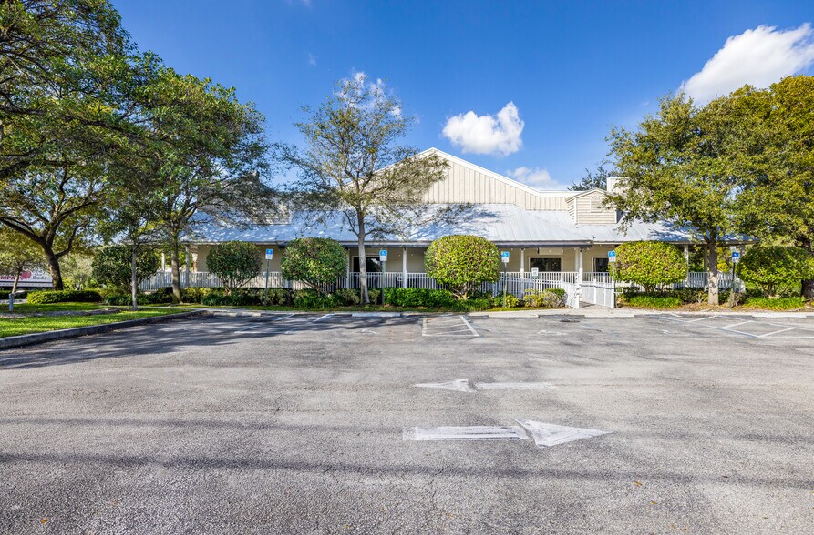 More Photos Of 401 N Federal Hwy, Deerfield Beach Restaurant For Sale