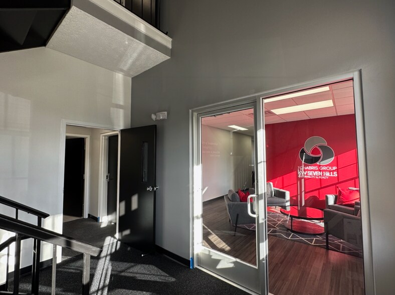 More Photos Of 7800 Cooper Rd, Montgomery Medical For Lease