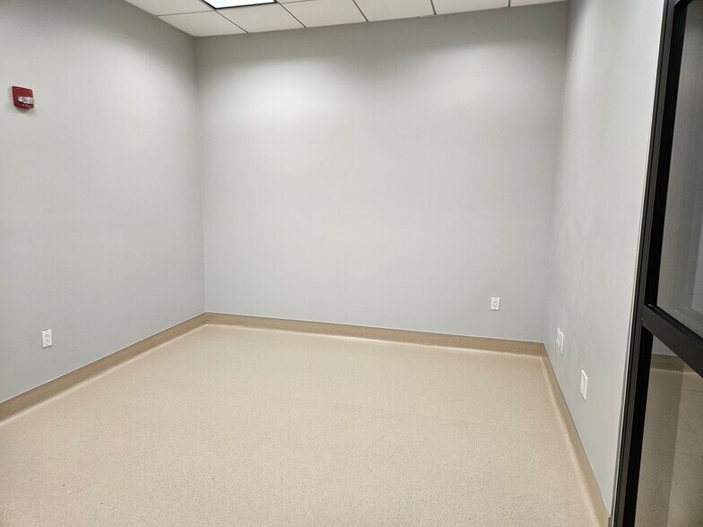 More Photos Of 411 Lantern Bend Dr, Houston Medical For Lease