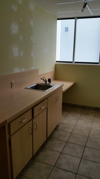 More Photos Of 333 Arthur Godfrey Rd, Miami Beach Office For Lease