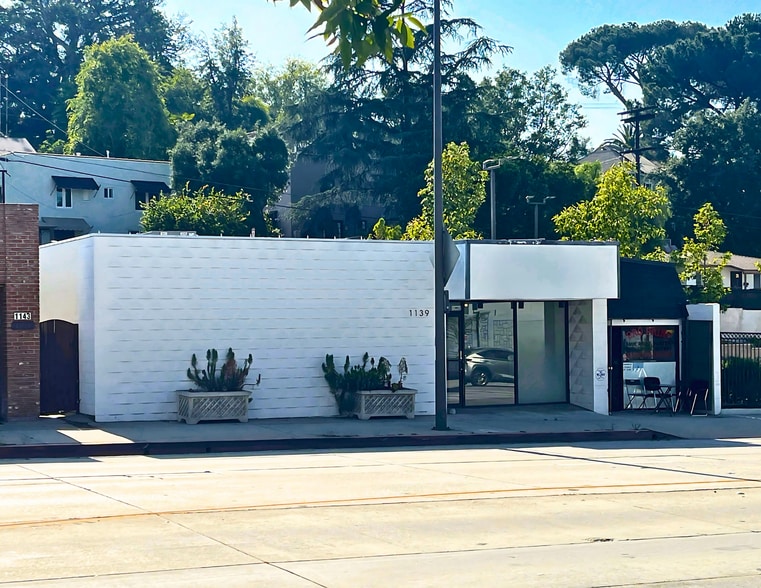 Primary Photo Of 1139 Fair Oaks Ave, Pasadena Freestanding For Sale