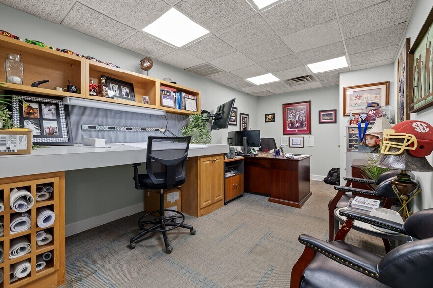 More Photos Of 1801 E 23rd St, Chattanooga Light Distribution For Lease