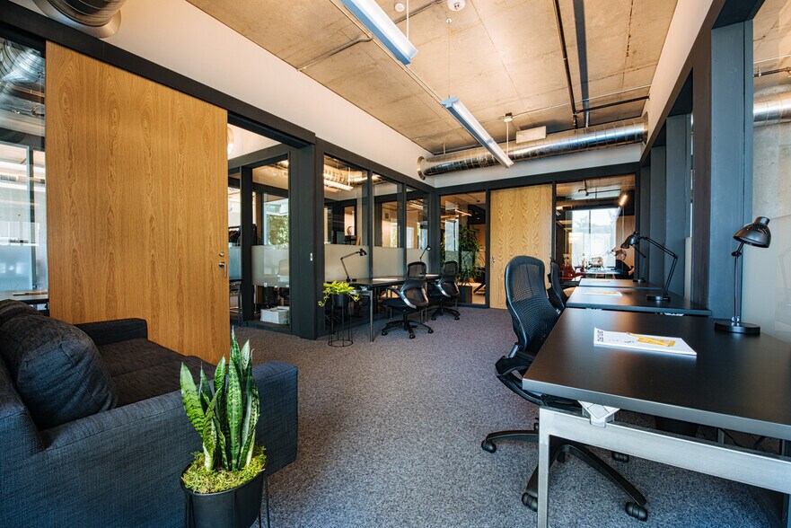 More Photos Of 1155 SW Morrison St, Portland Coworking Space