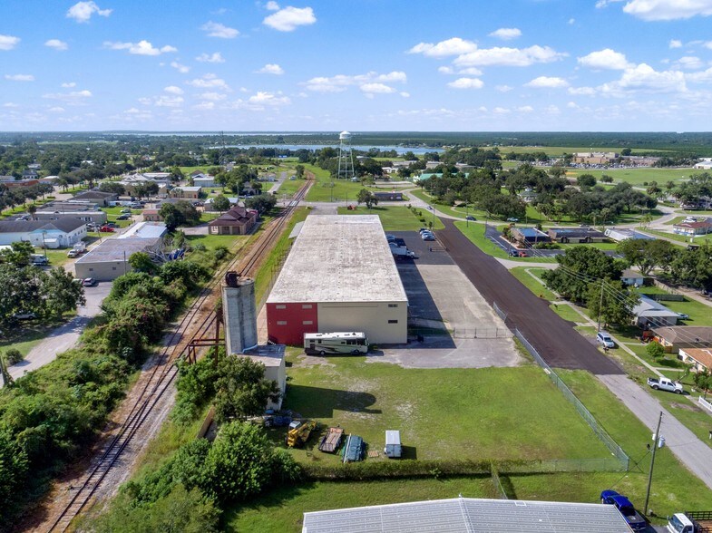 More Photos Of 110 W Interlake Blvd, Lake Placid Warehouse For Lease
