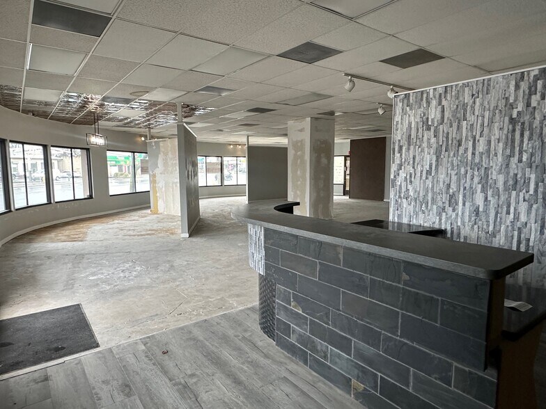 More Photos Of 8807 Thornton Rd, Stockton Storefront Retail Office For Lease