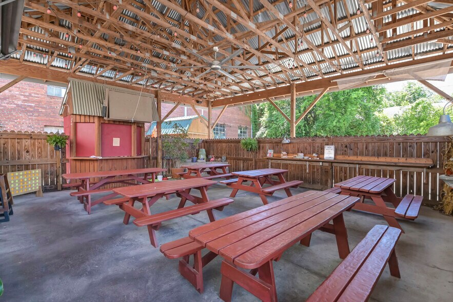 More Photos Of 300 State St, West Columbia Restaurant For Sale