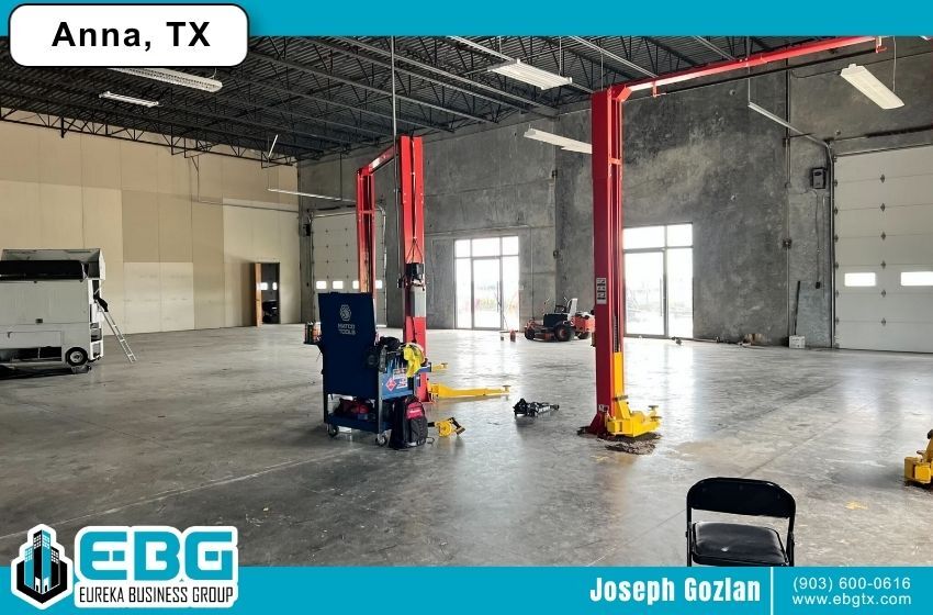 More Photos Of 708 E Houston St, Anna Warehouse For Lease