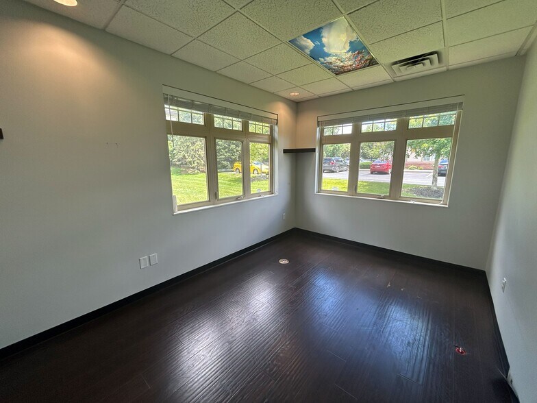 More Photos Of 440 Beecher Rd, Columbus Medical For Sale