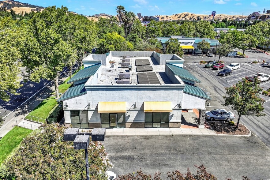 More Photos Of 3338 N Texas St, Fairfield Freestanding For Sale