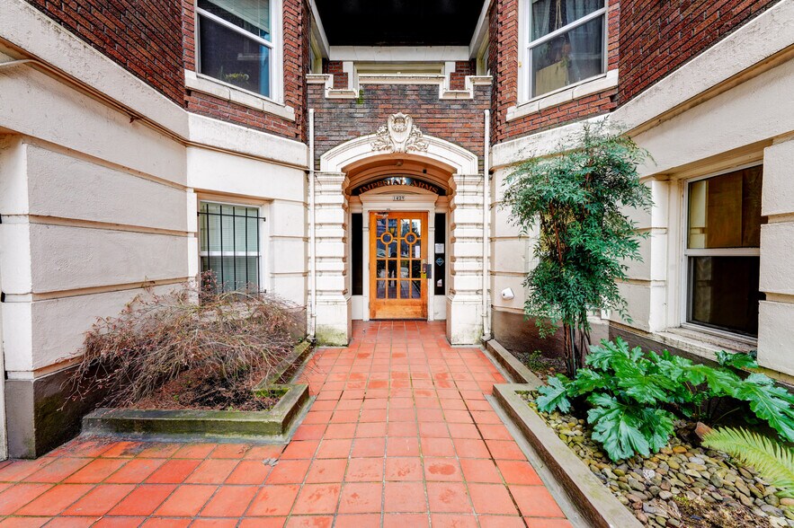 More Photos Of 1429 SW 14th Ave, Portland Apartments For Sale