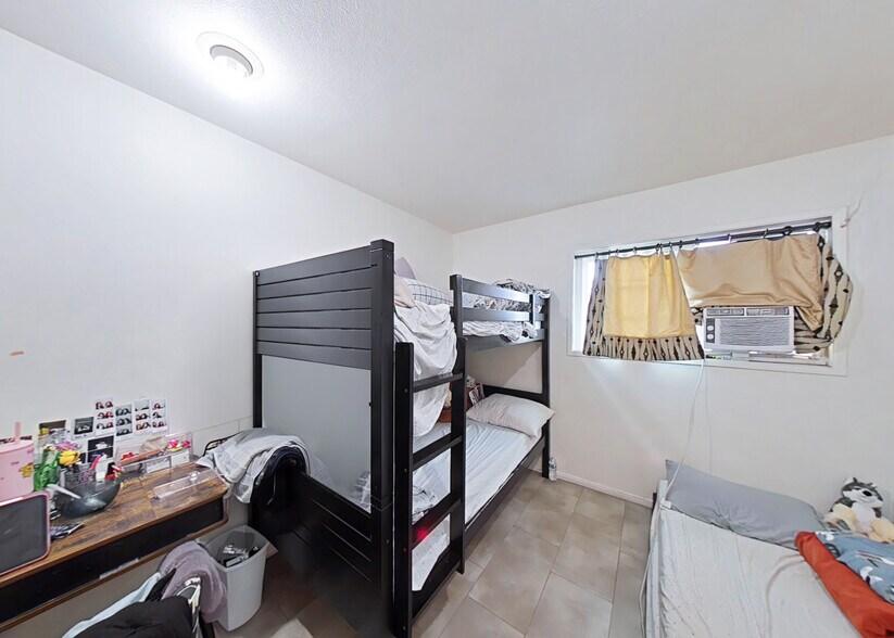More Photos Of 7736 Sugar Dr, Huntington Beach Apartments For Sale