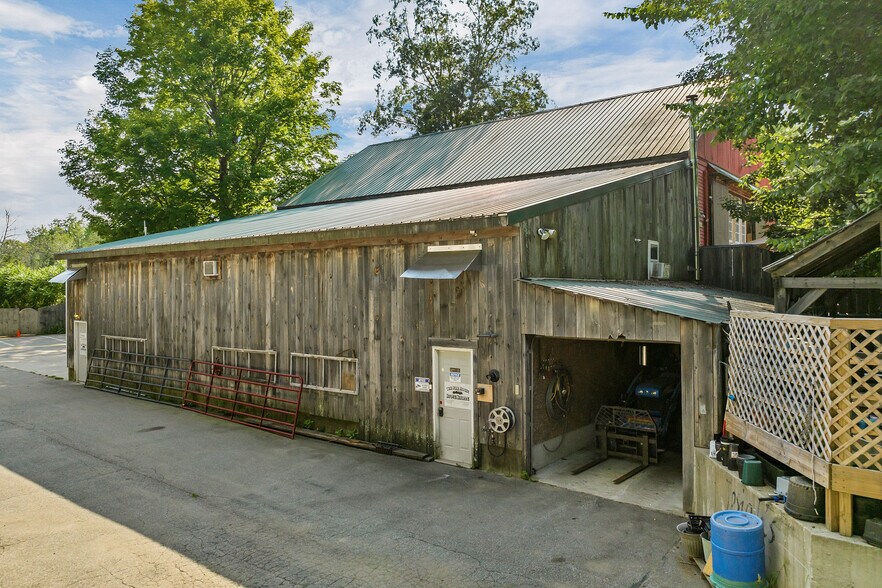 More Photos Of 521 Calef Hwy, Epping Specialty For Sale