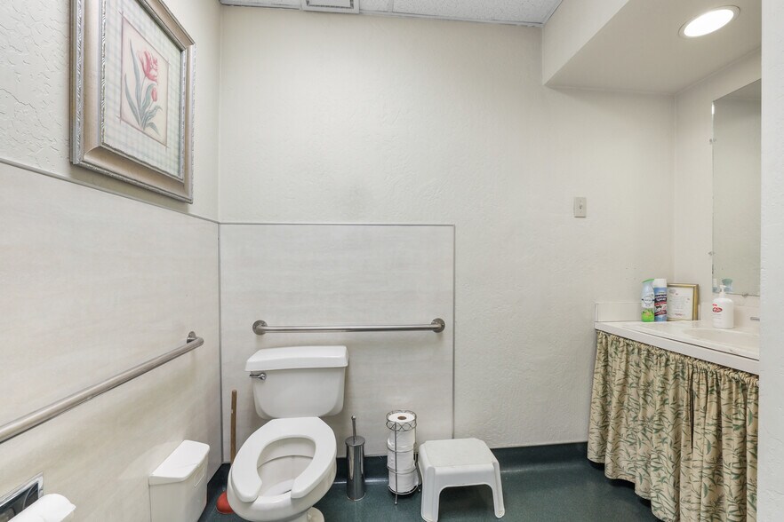 More Photos Of 807 Emerald Bay Rd, South Lake Tahoe Office For Sale