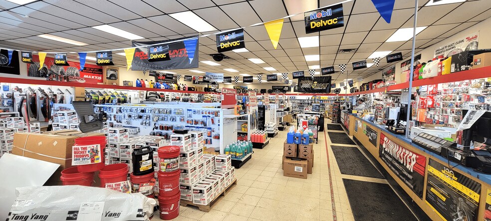 More Photos Of 459 W Broad St, Hazleton Auto Repair For Lease