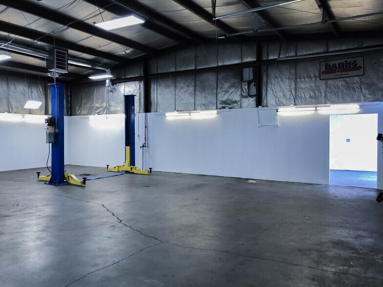 More Photos Of 1245 Memory Ln, Columbus Warehouse For Lease