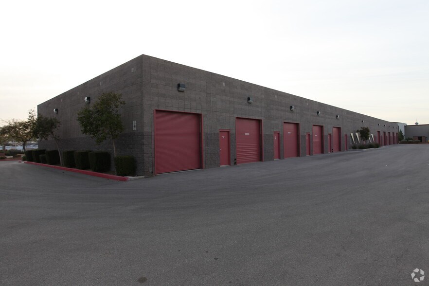 More Photos Of 1951 Stella Lake Dr, Las Vegas Light Distribution For Lease