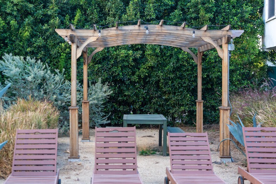 More Photos Of 107-111 N Columbus Ave, Glendale Apartments For Sale