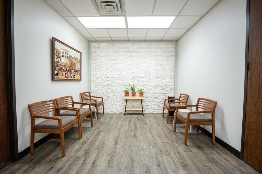 More Photos Of 1305 W 34th St, Austin Medical For Lease