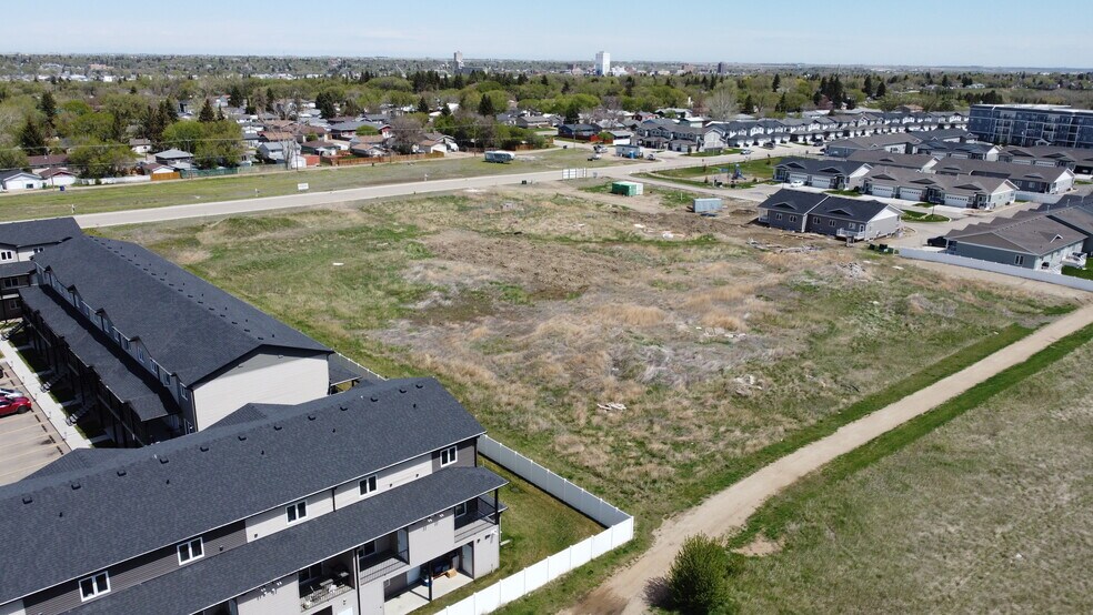 More Photos Of 1045 Bradley St, Moose Jaw Land For Sale