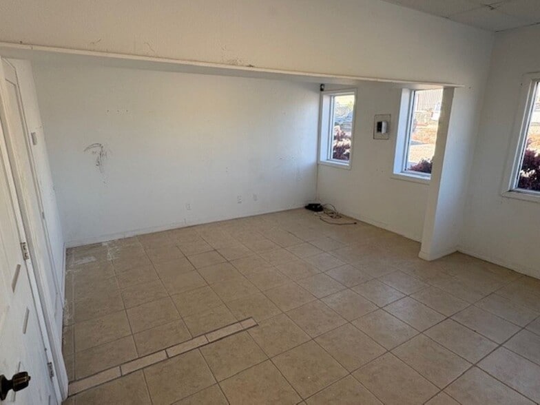 More Photos Of 6745 N Old Dixie Hwy, Fort Pierce Warehouse For Lease