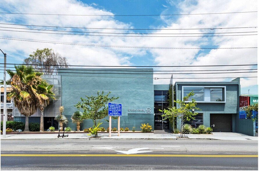 More Photos Of 5735 Melrose Ave, Los Angeles Loft Creative Space For Sale