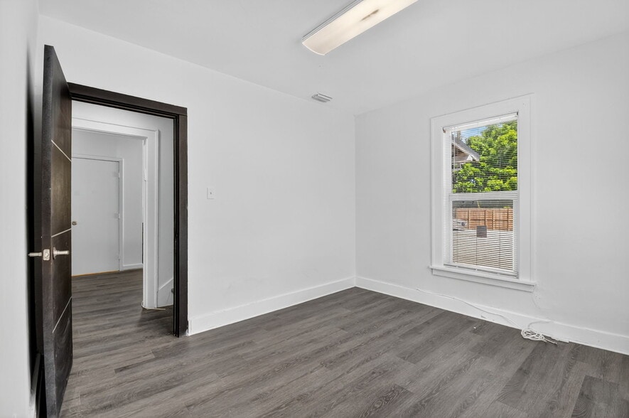 More Photos Of 220 SW 16th St, Dania Beach Office Residential For Sale