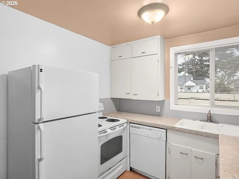 More Photos Of 7612-7706 SE 65th Ave, Portland Multifamily For Sale