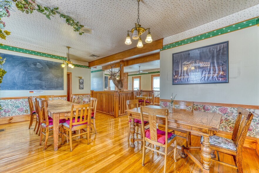More Photos Of 512 Royal Gorge Blvd, Canon City Restaurant For Sale