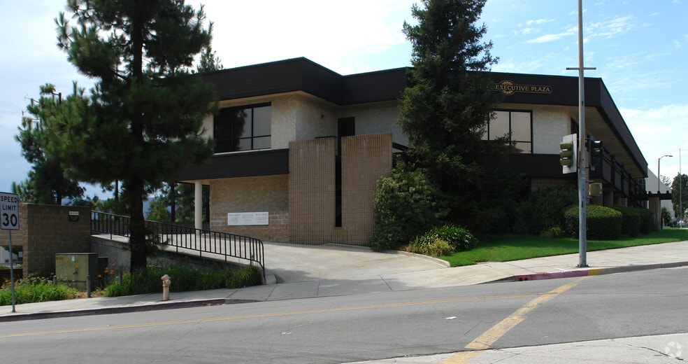 More Photos Of 1150 Foothill Blvd, La Cañada Flintridge Office For Lease