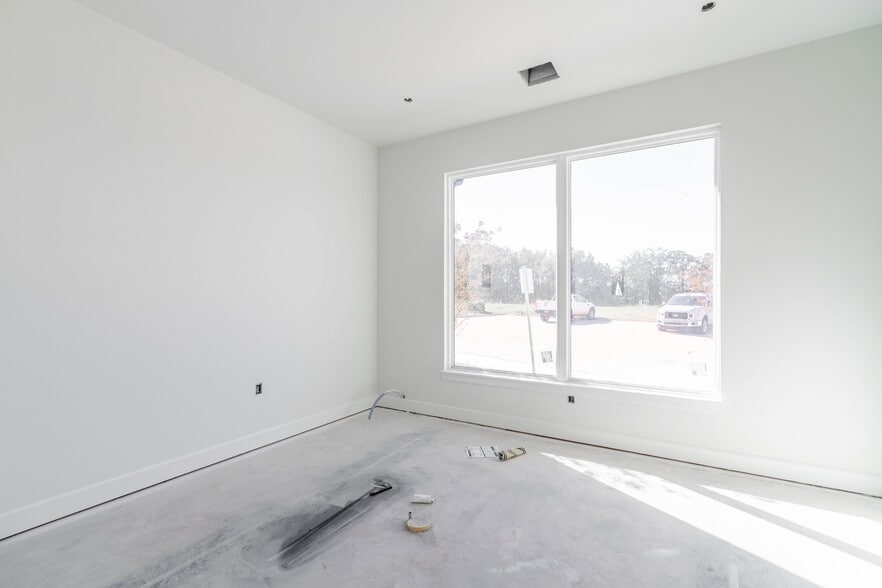 More Photos Of 3165 N Sooner Rd, Edmond Office For Sale