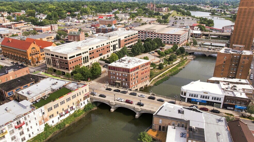 More Photos Of 31 W Downer Pl, Aurora Office For Sale