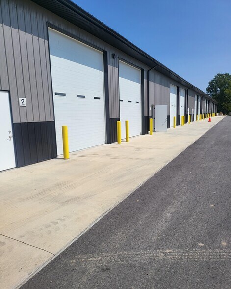 More Photos Of 11668 Broadway St, Alden Warehouse For Lease